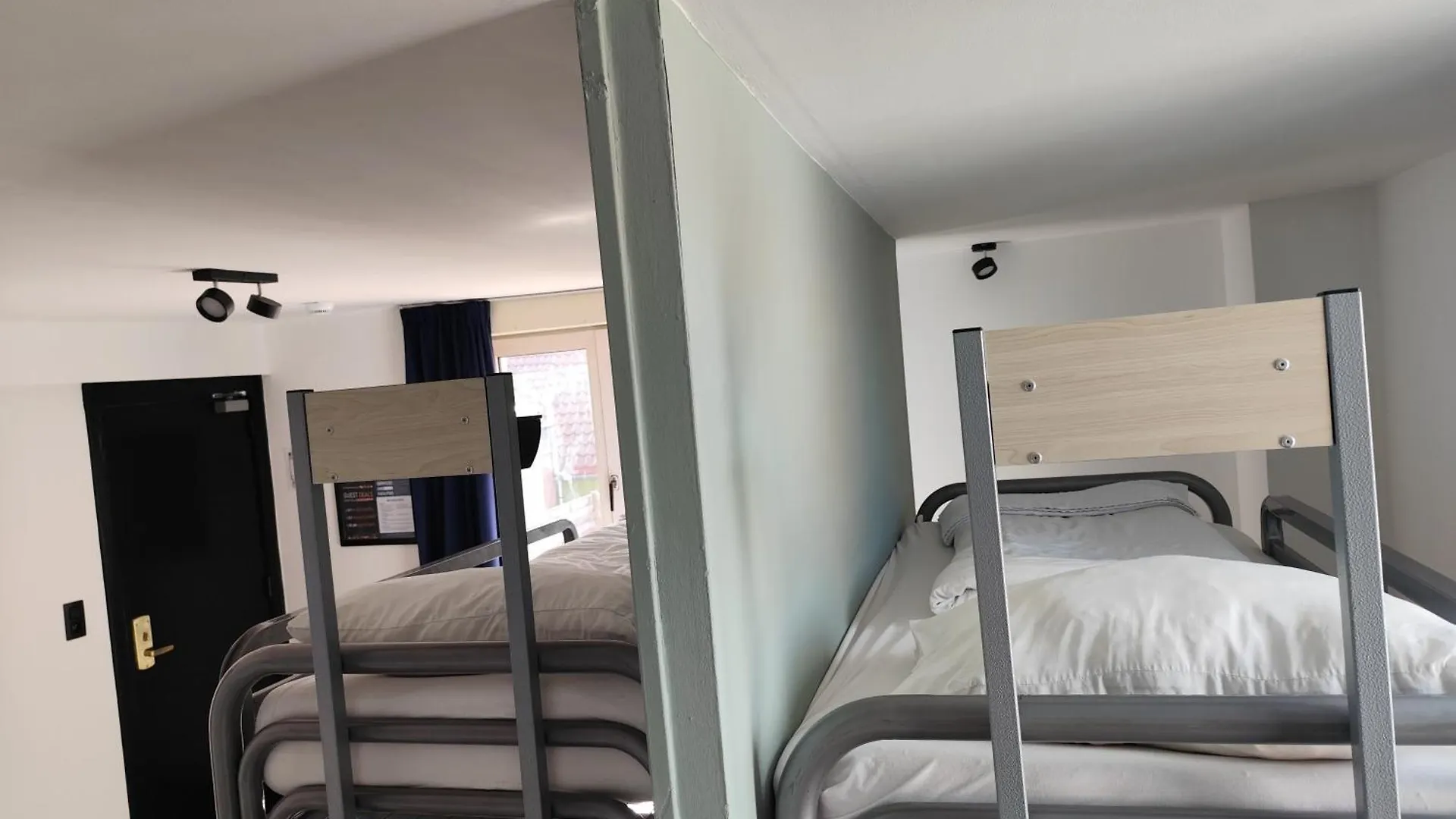 St Christopher'S Inn Hostel At The Bauhaus Brugia Belgia