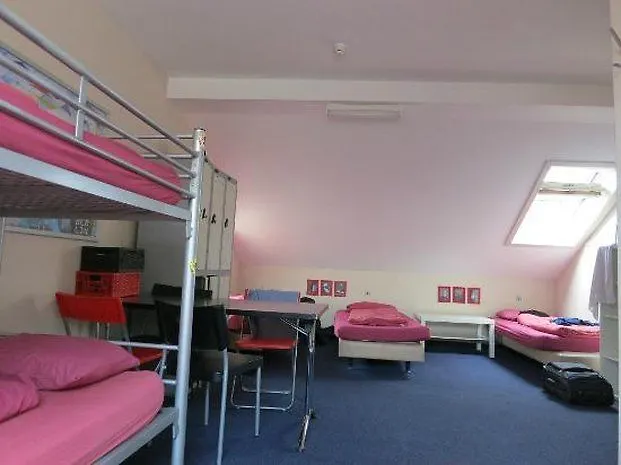 St Christopher'S Inn Hostel At The Bauhaus Brugia