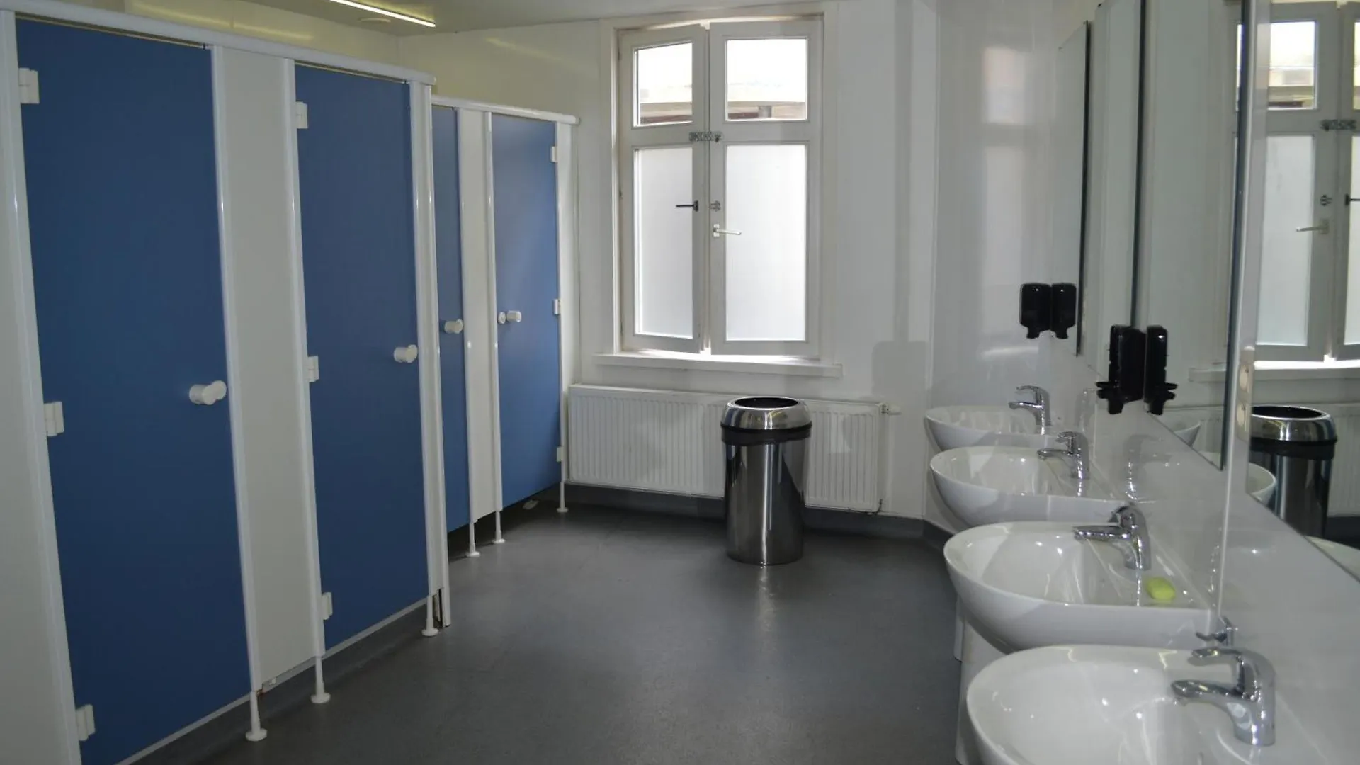 Hostel St Christopher'S Inn Bruges - The Bauhaus